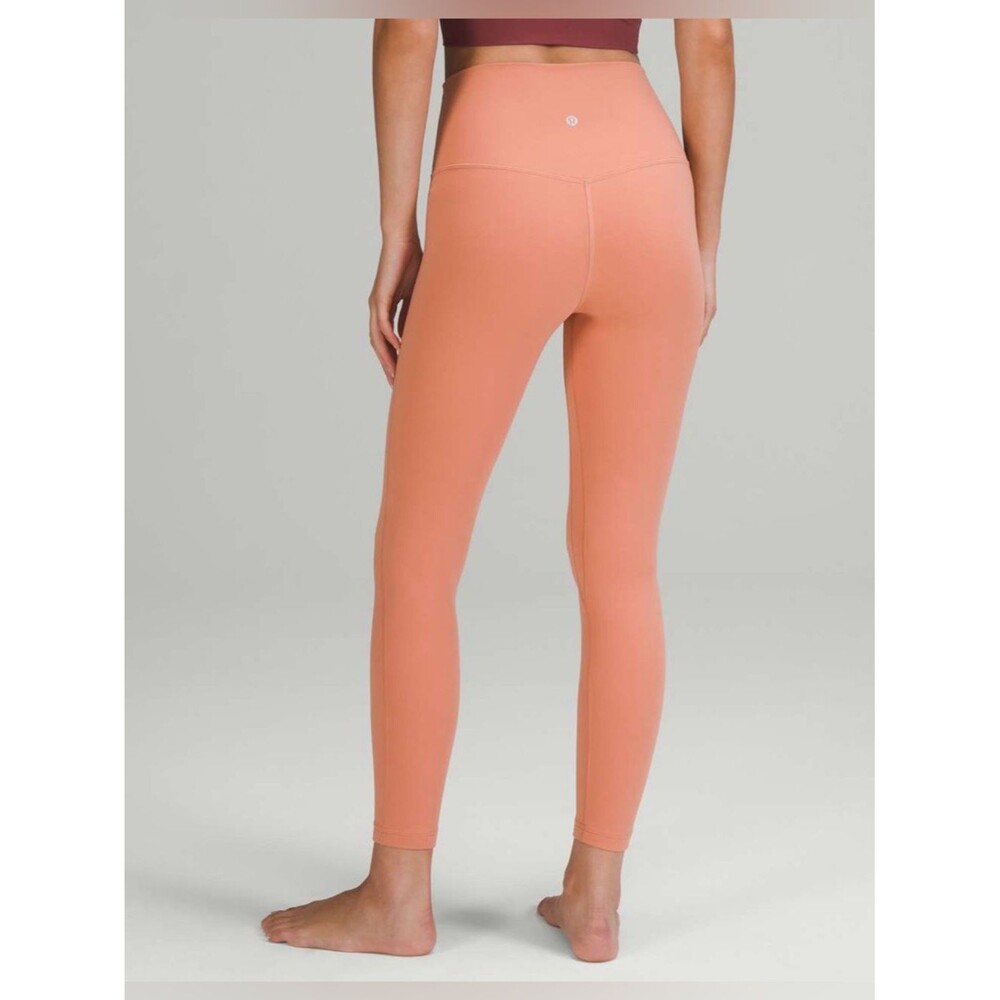 Lululemon Align High-Rise Pant 25"
Pink Savannah Size 10